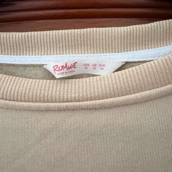 ROMWE Beige Sweatshirt - Picture 2 of 4